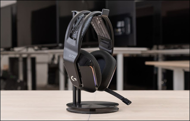 Logitech G733 Lightspeed Wireless RGB Gaming Headset