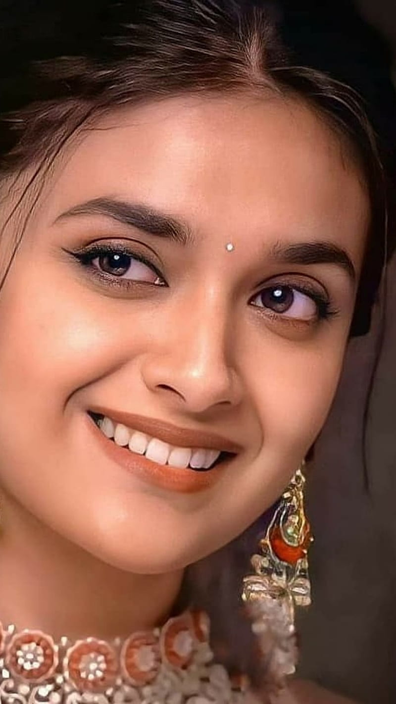 Cute Smile Pictures of Actress Keerthy Suresh