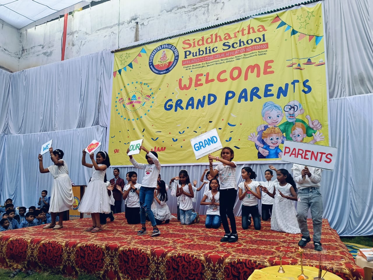 ସିଦ୍ଧାର୍ଥ ପବ୍ଲିକ ସ୍କୁଲରେ ଶିଶୁ ଦିବସ ସହ ଜେଜେମା ଜେଜେବାପା ସମାବେଶ