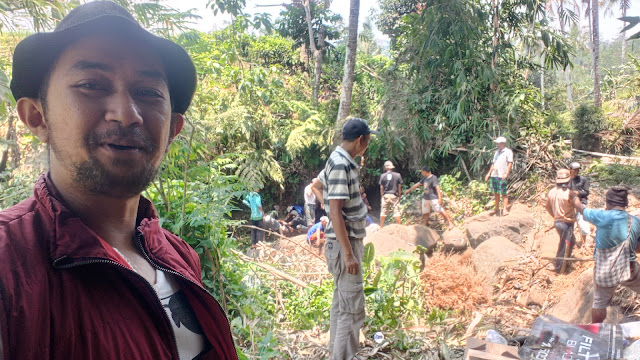 gotong royong kelompok tani barong mulya purwakarta irigasi bendung beronjong embung