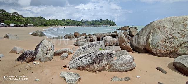 Pantai-baru-keren-Sungailiat-Tanjung-Batu-Sungailiat