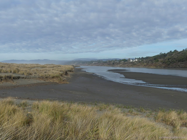 04: sand bars in the river