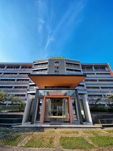 gedung utama Universitas Parahyangan (Unpar)