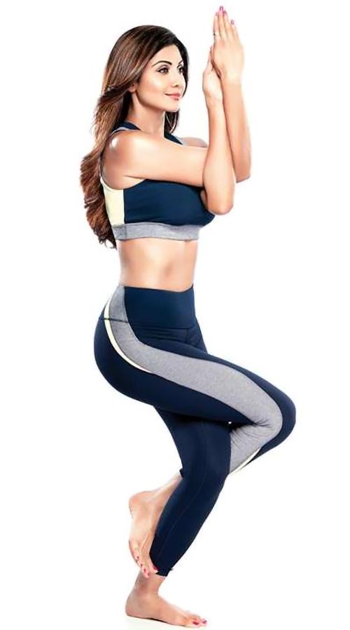 Shilpa Shetty hot yoga and gym workout photos - fittest and hottest  Bollywood actress.