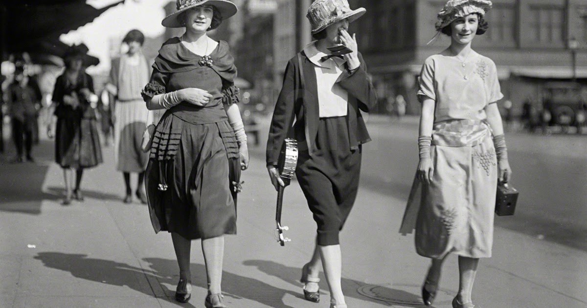 The Glitz and Glam of the Roaring Twenties: 20 Amazing Street Style ...