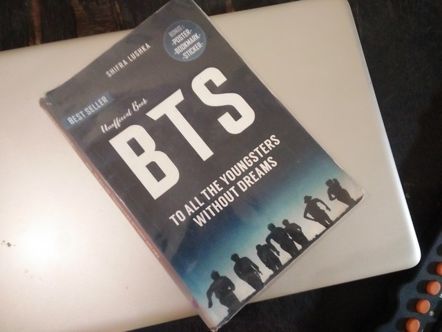 Resensi Buku "BTS – To All Youngsters Without Dreams"