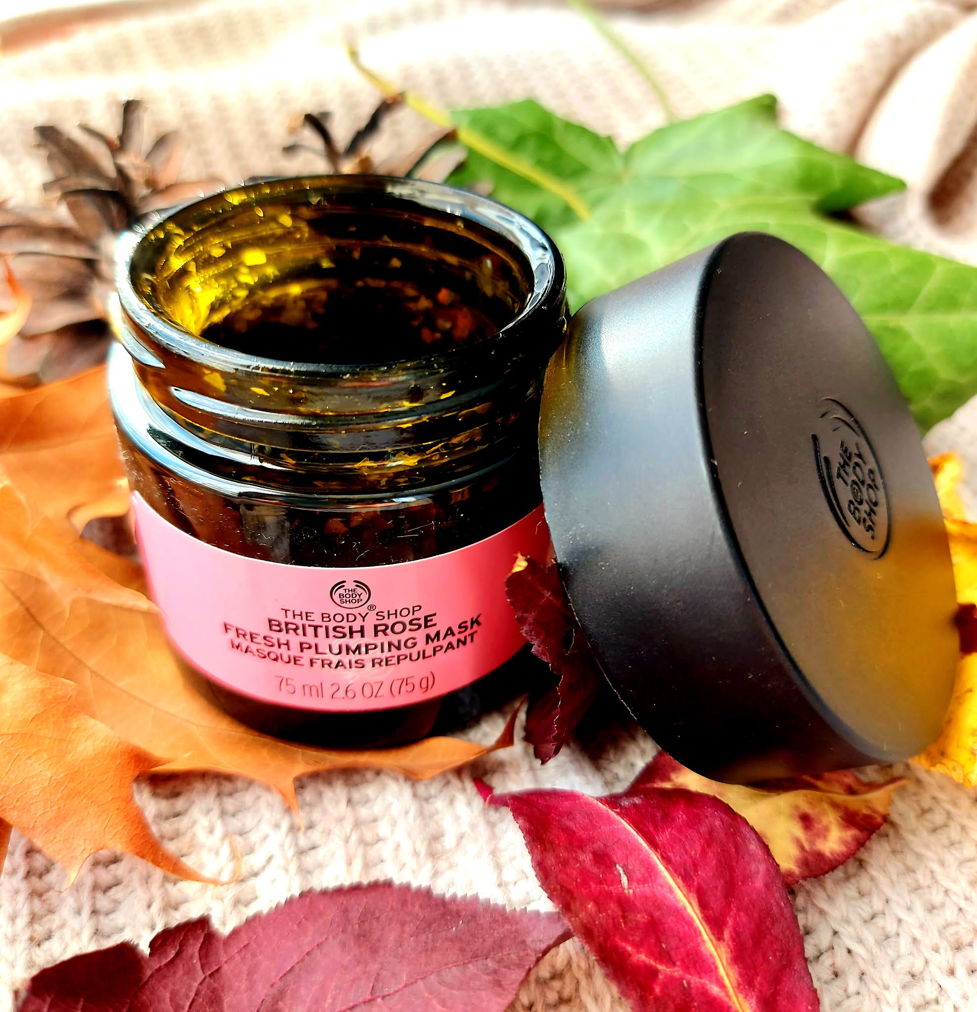 British Rose Face Plumping Mask - nawilżająca maseczka do twarzy z płatkami róż od The Body Shop Aneta Lason Beauty Talks