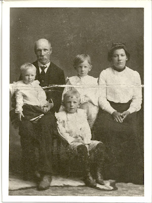 Edward Welch and Mary Josephine Pelroy and their three oldest children, abt 1903