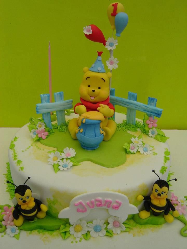 winnie the pooh cake