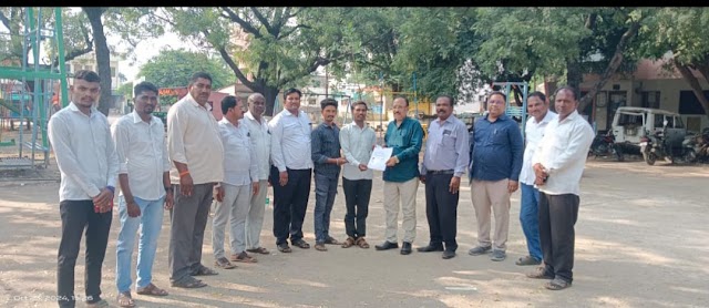  आश्वासनानंतर थापलिंग रस्त्याचे भोसलेखीले यांचे आत्मदहन मागे