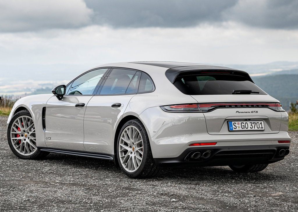 2021 Porsche Panamera GTS Sport Turismo