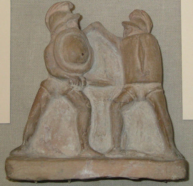 Фехтование гладиаторов. Терракотовая статуэтка I века н. э.