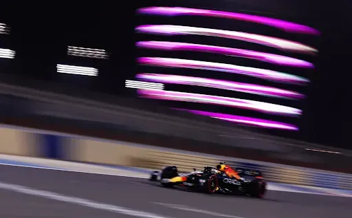 Max Verstappen con la Red Bull nei test del Bahrain 2022