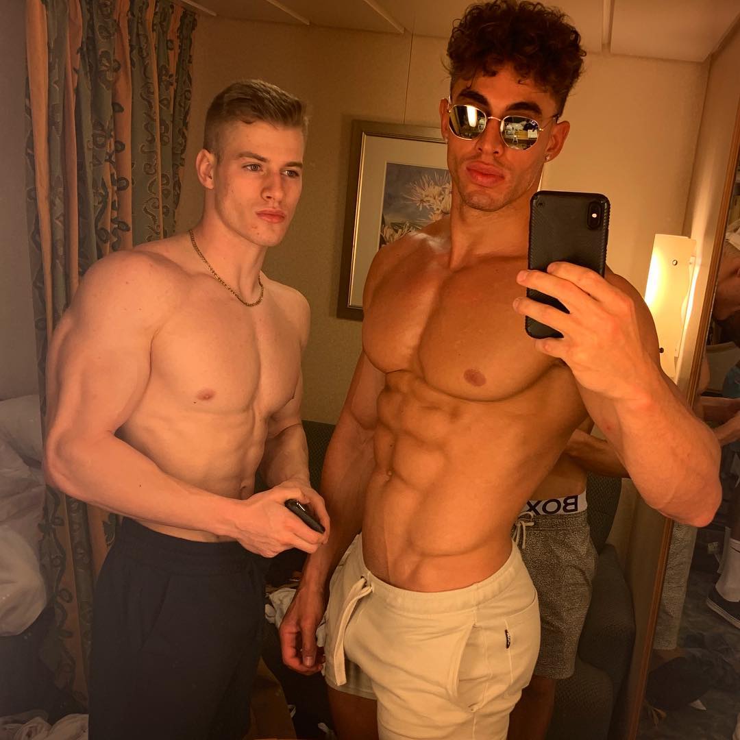 sexy-teen-muscle-hunks-hayden-monteleone-interracial-boyfriends-selfie