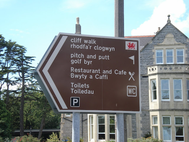 Brown tourist sign for Penarth Seaside and Golff Mini