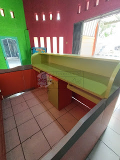 Front Desk & Backdrop Dinding Ruang Lobby Sekolah SMK + Furniture Semarang