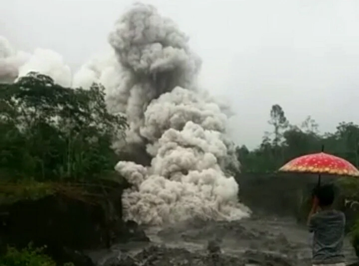 Mixture of rain and volcanic materials could cause dangerous cold lava flow.