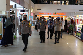 Kapolres Palopo Langsung Pantau Kegiatan Vaksinasi di Hypermart