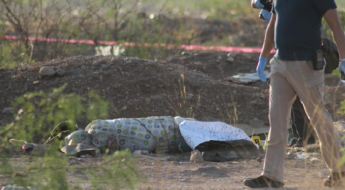 Dejan dos cadáveres encobijados con el tiro de gracia en Naucalpan