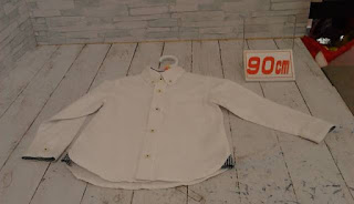 中古品　子供服　９０ｃｍ　ホワイト　長袖シャツ　３３０円