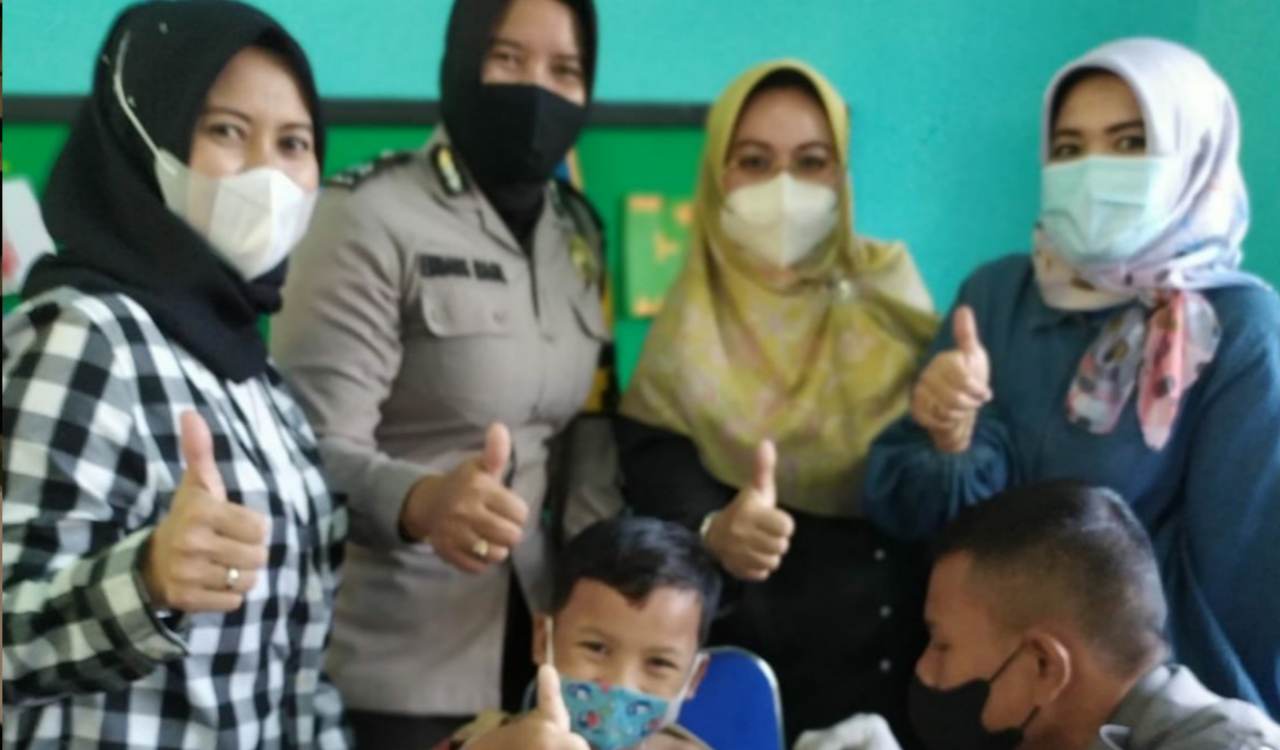 Jajaran Polsek Medan Helvetia Gelar Vaksin Anak Usia 6 – 11 Tahun Di Yayasan Ikal Bulog