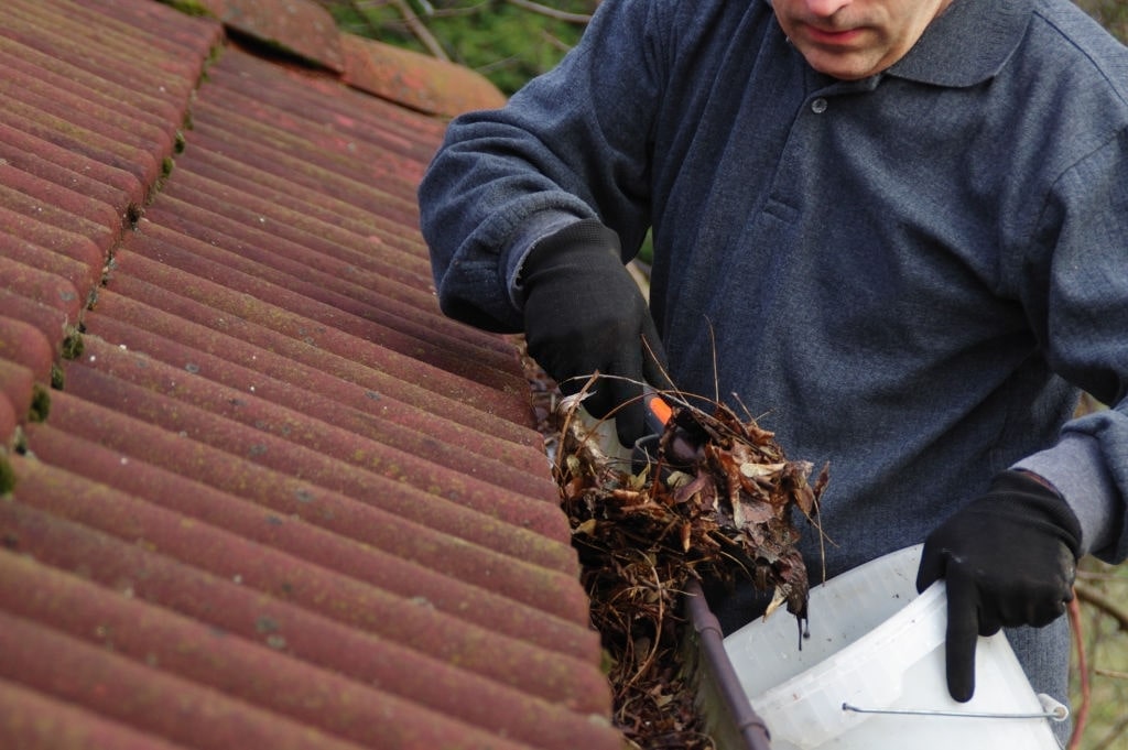 gutter-cleaning-in-cobham