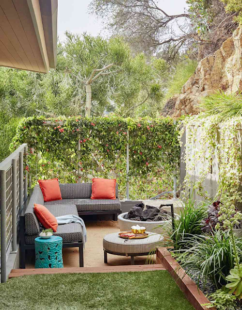 Small Backyard Patio Lounge