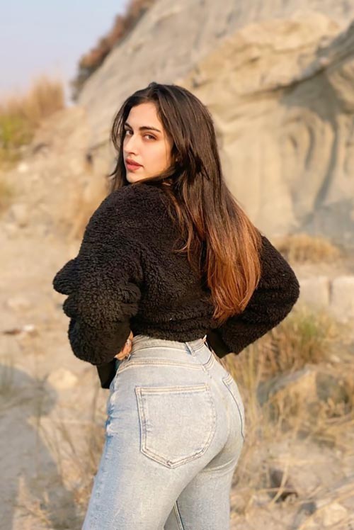 Samreen Kaur hot actress jeans