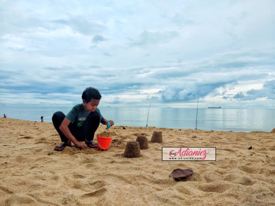 Kampung pantai melaka