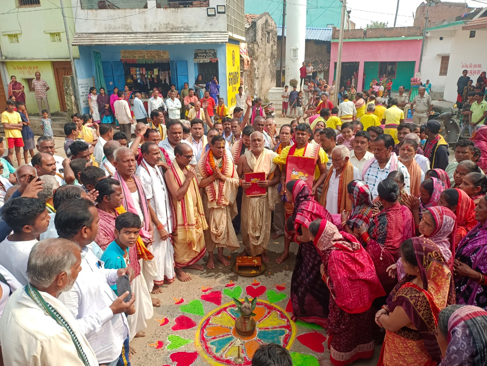 ଶ୍ରୀମନ୍ଦିର ପରିକ୍ରମା ପ୍ରକଳ୍ପ ଲୋକାର୍ପଣ ଉତ୍ସବ ନିମନ୍ତ୍ରଣ ପହଞ୍ଚିଲା ପଶ୍ଚିମ ଓଡ଼ିଶା ଶ୍ରୀକ୍ଷେତ୍ରରେ