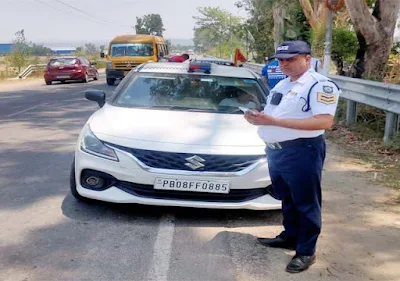 Himachal: Punjab man paying dearly for claiming himself to be DSP, police issues challan