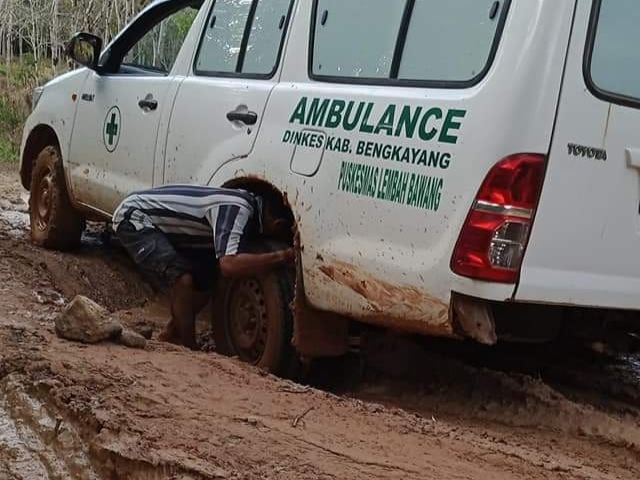 Akses Jalan Godang Damar - Lembah Bawang rusak berat !!! Saperus : Berharap ada Perhatian Pemda Bengkayang