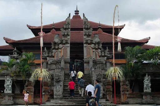 Wisata Taman Werdhi Budaya Art Centre Bali