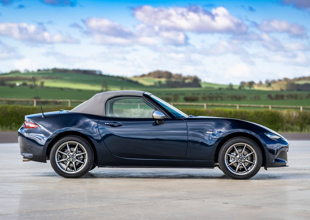 2021 Mazda MX-5 Sport Venture