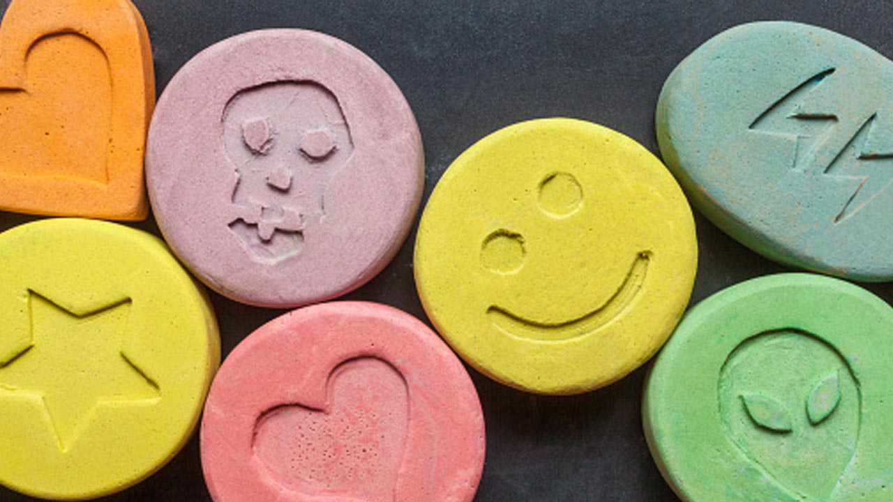 Polícia de Itu prende dupla com 200 comprimidos de ecstasy