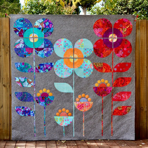 Blossoming Garden Quilt designed by Carolyn Murfitt of Free Bird Quilting Designs, The Tutorial is available for free