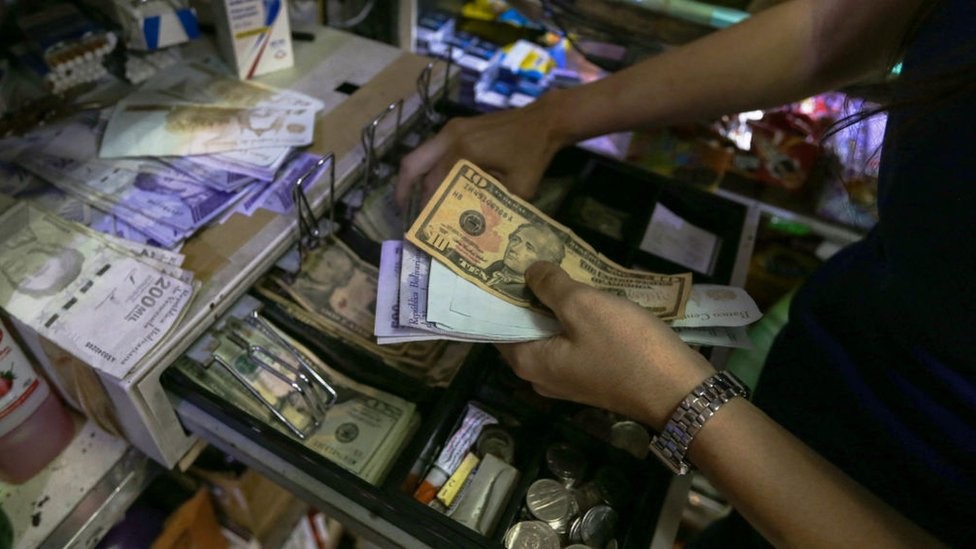 Advierten sobre el ingreso de dólares falsos en el país