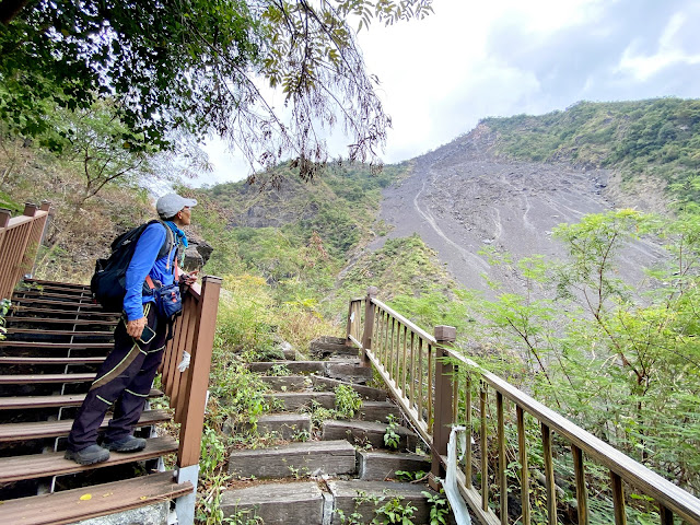 卡悠峰瀑布步道