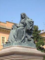 Malpighi's statue in the main square of Crevalcore