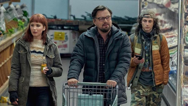 Jennifer Lawrence, Leonardo DiCaprio y Timothée Chalamet. Fotograma de Netflix.