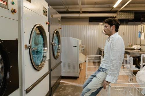 Manfaat Membuka Usaha Laundry Online Sendiri