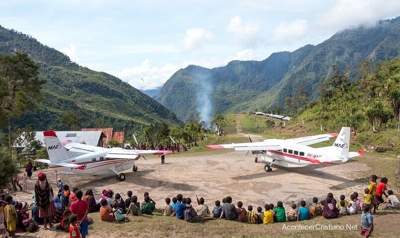 Aviones misioneros