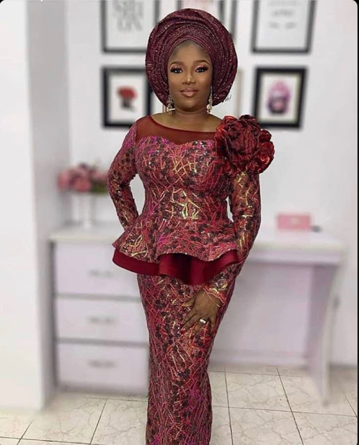 Amazing and Beautiful Asoebi Styles For Weddings