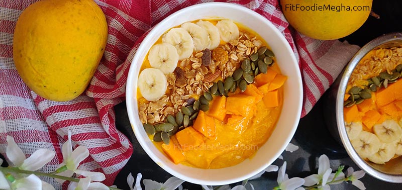 Mango Smoothie Bowl at home