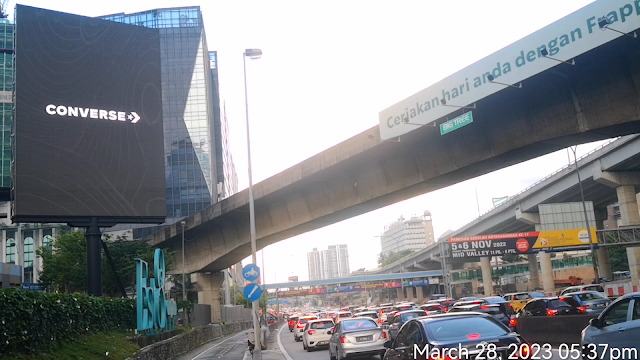 Converse Ad Federal Highway Digital Screen Advertising Malaysia Digital Out of Home Advertising Kuala Lumpur