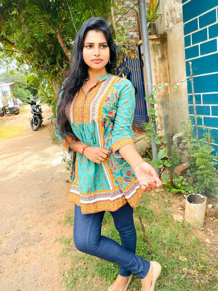 Tamil Web Series Actress Chandrika Revathi Home Photo Shoots