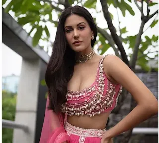 Amyra dastur