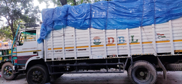 फतुहा में ट्रक से 300 कार्टून अंग्रेजी शराब बरामद।