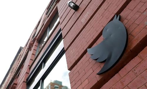 Twitter loses CEO in restructuring