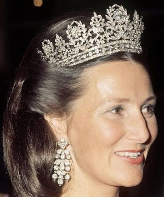 diamond tiara queen josephine sweden sonja norway